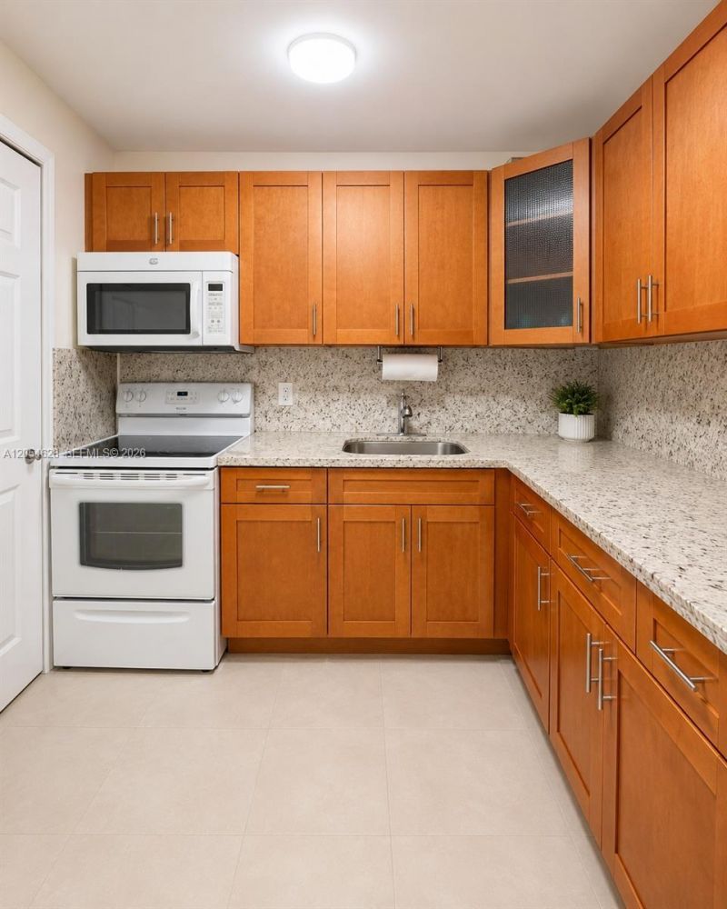 680 Miller Dr , Unit W405, Miami Springs, FL 33166 Photo