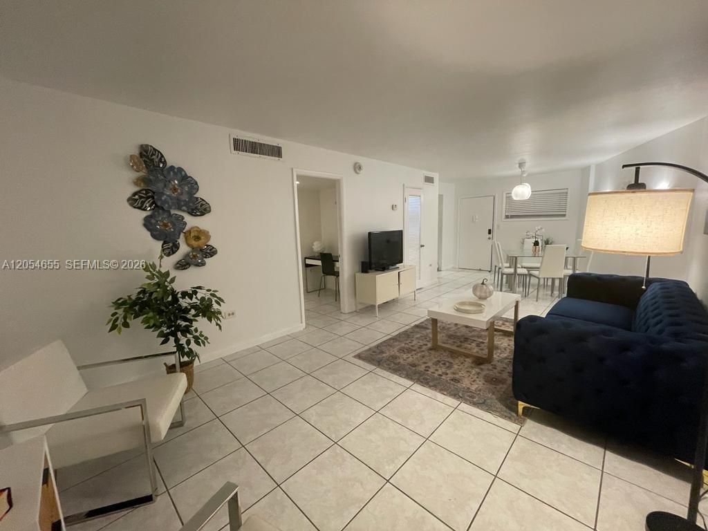 1881 Washington Ave , Unit 4D, Miami Beach, FL 33139 Photo