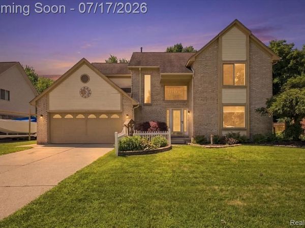 28108 Ruby Ct., Chesterfield Twp, MI 48047