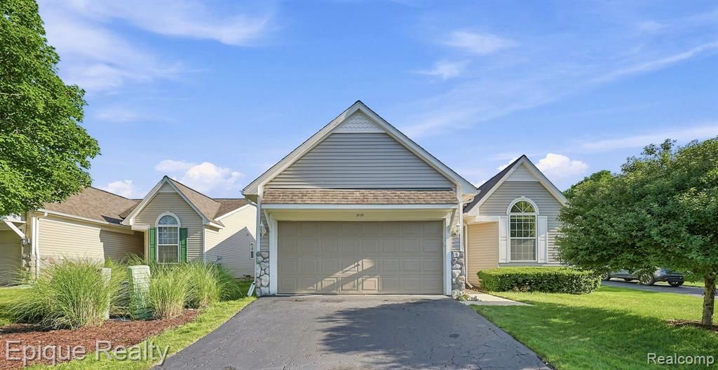 919 Rikki Ann Court, Wixom, MI 48393 Main Photo