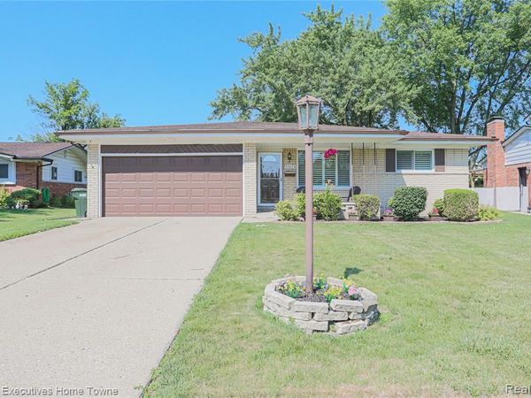 33829 Kennedy Drive , Sterling Heights, MI 48310