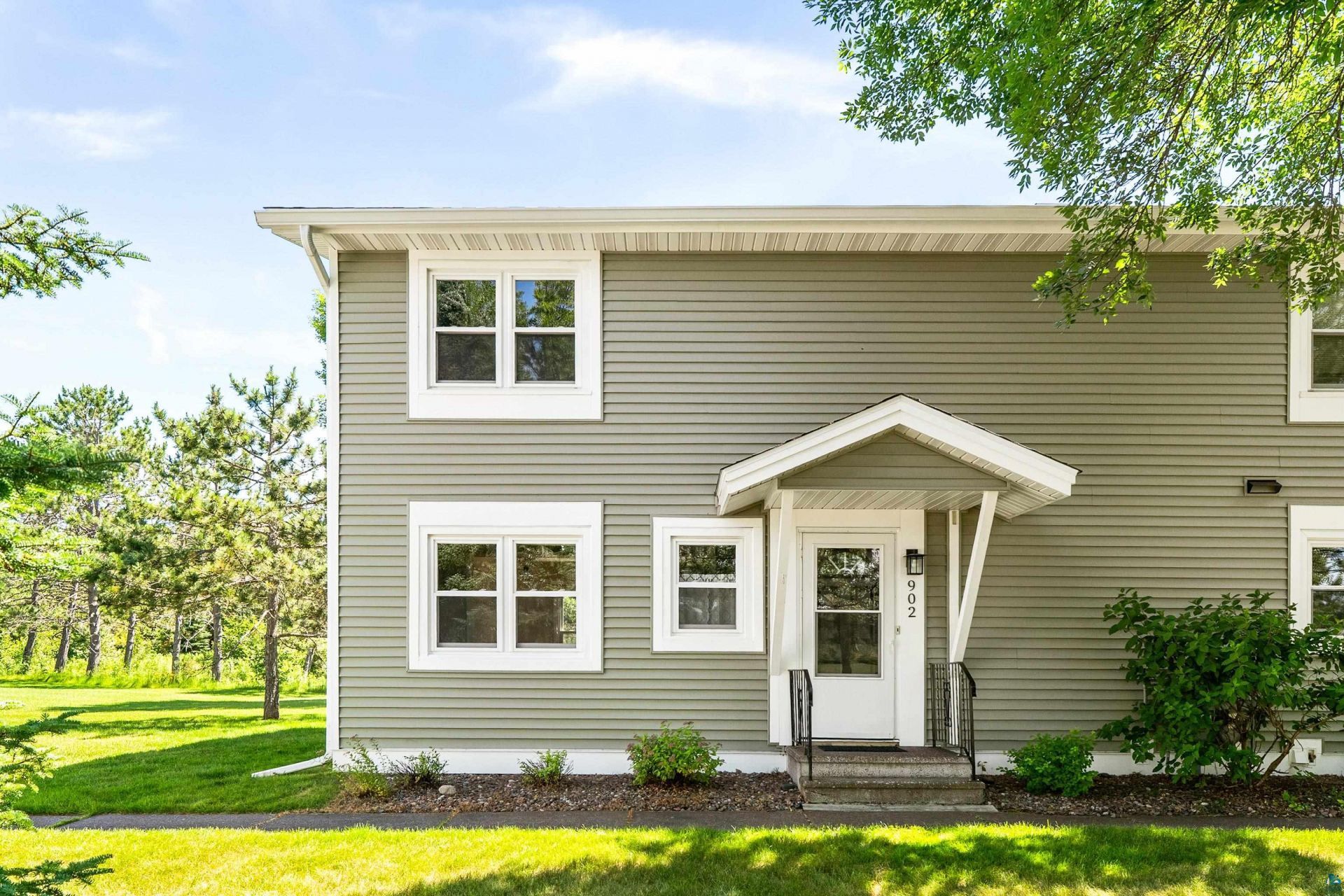 902 Madison Ave, Duluth, MN 55811 Main Photo