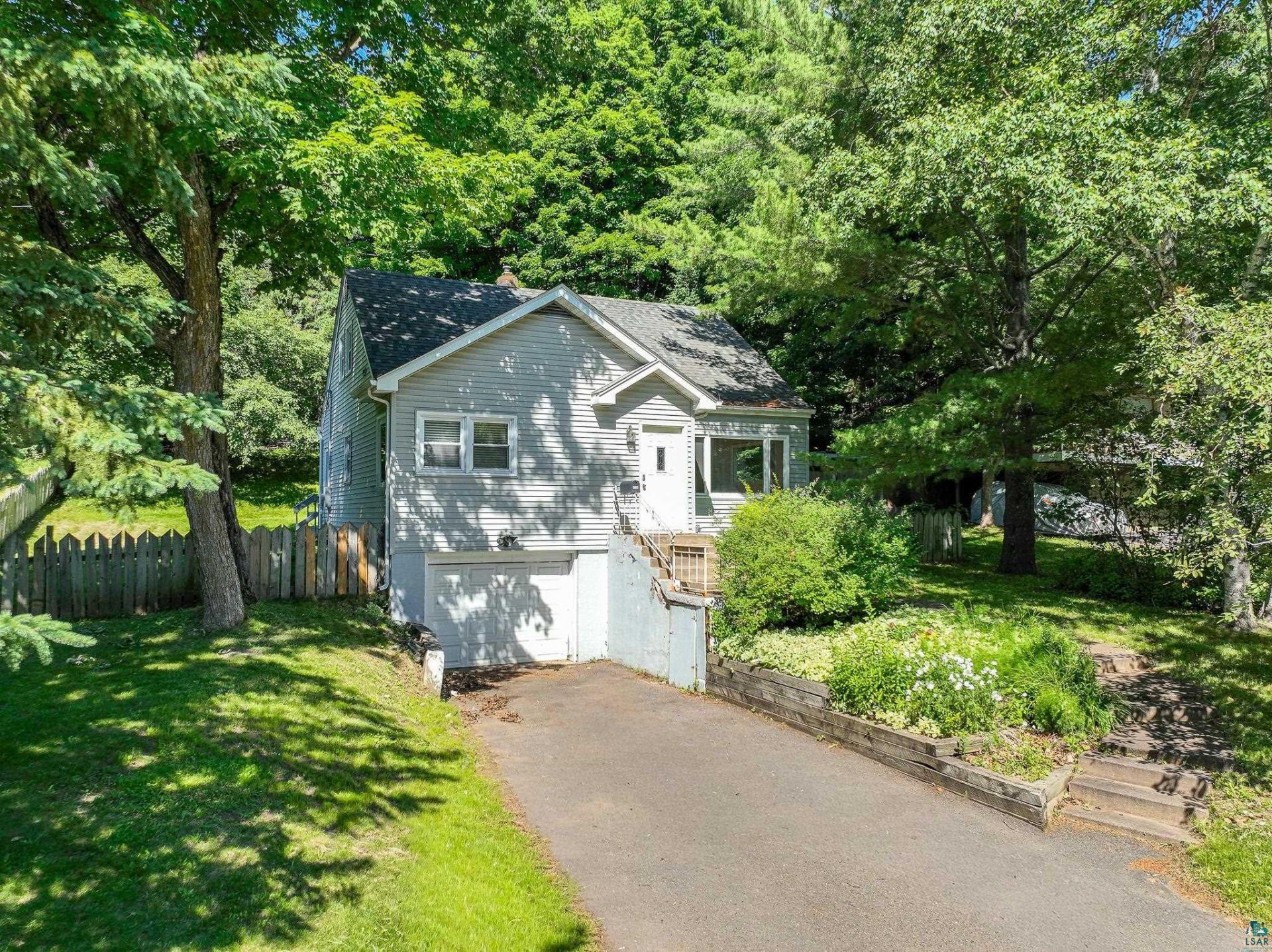 1319 Brainerd Ave, Duluth, MN 55811 Main Photo