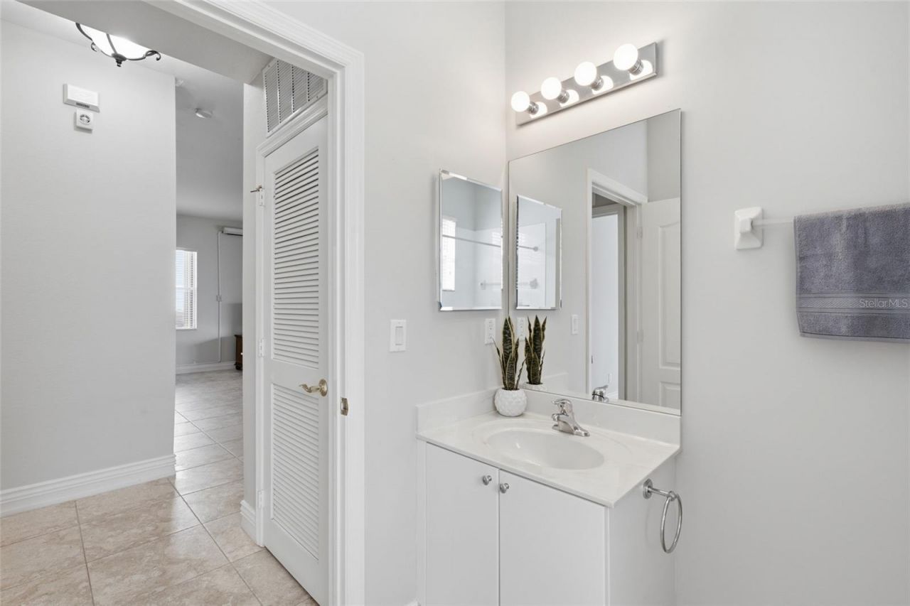 2513 Keystone Lake Drive , Cape Coral, FL 33909 Photo
