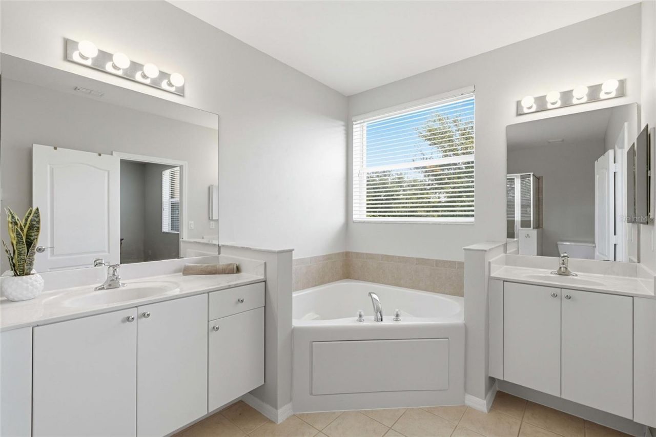 2513 Keystone Lake Drive , Cape Coral, FL 33909 Photo
