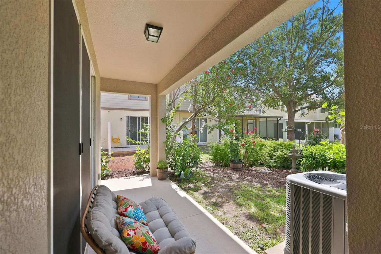 8718 Turnstone Haven Place, Tampa, FL 33619 Photo