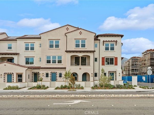 731 E Route 66 , Glendora, CA 91740