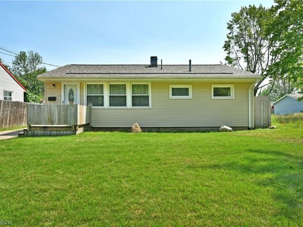 2231 Stewart Drive NW, Warren, OH 44485