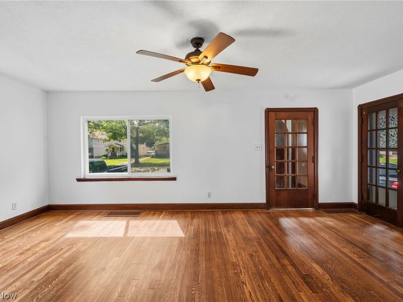 3755 Washington Park Boulevard, Newburgh Heights, OH 44105 Photo 13