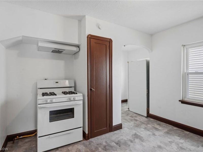 3755 Washington Park Boulevard, Newburgh Heights, OH 44105 Photo 18