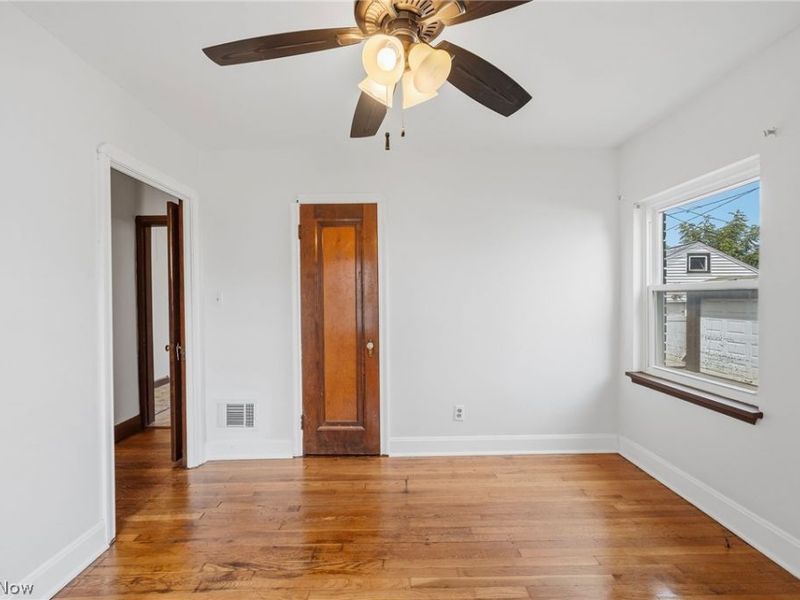 3755 Washington Park Boulevard, Newburgh Heights, OH 44105 Photo 22