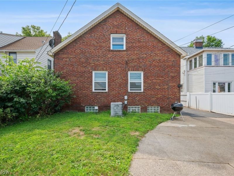 3755 Washington Park Boulevard, Newburgh Heights, OH 44105 Photo 31