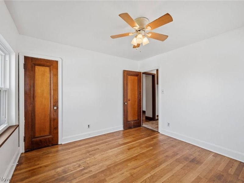 3755 Washington Park Boulevard, Newburgh Heights, OH 44105 Photo 7