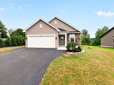 22 Bennett Avenue, Bloomfield, NY 14469
