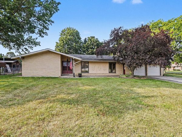 2436 Fountain Lane, Stevensville, MI 49127