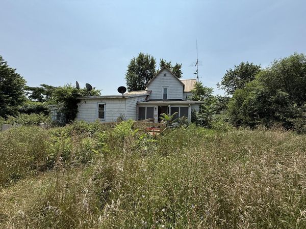 8211 S Lake Pleasant Road S, Hillsdale, MI 49242