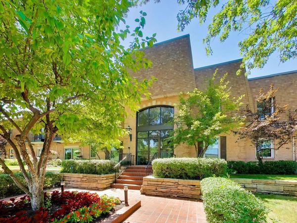 1230 Park Avenue W, Unit 236, Highland Park, IL 60035