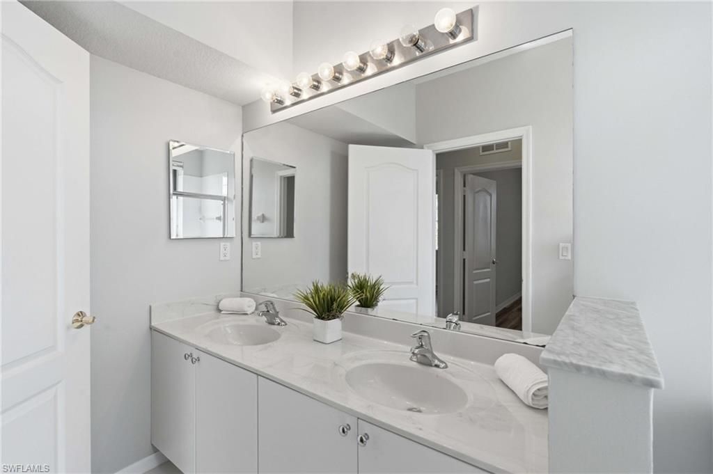 2513 Keystone Lake Dr , Cape Coral, FL 33909 Photo