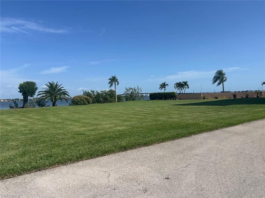4260 SE 20th Pl , Unit 205, Cape Coral, FL 33904 Photo