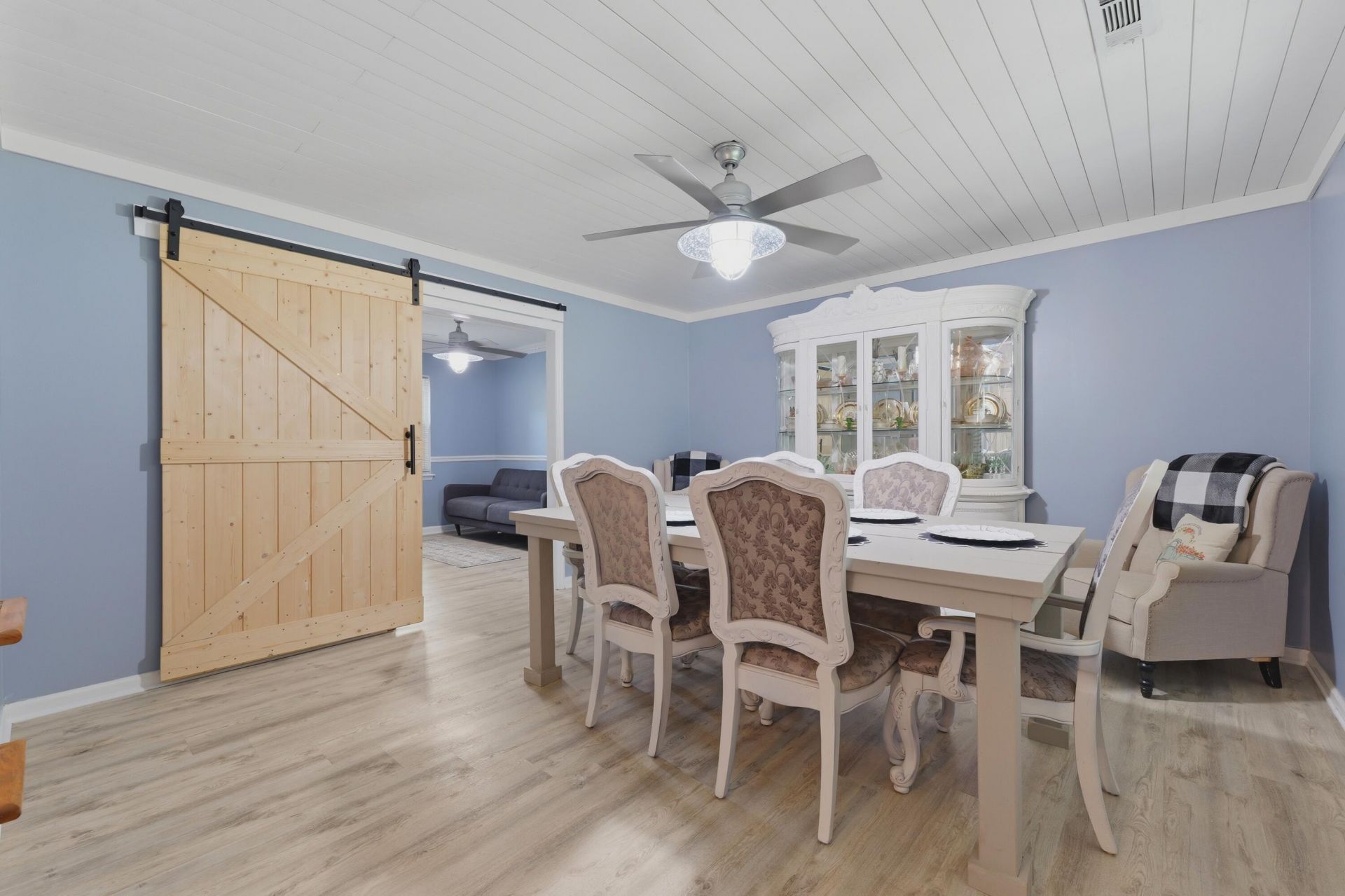 113 Lancelot Hall Photo 12