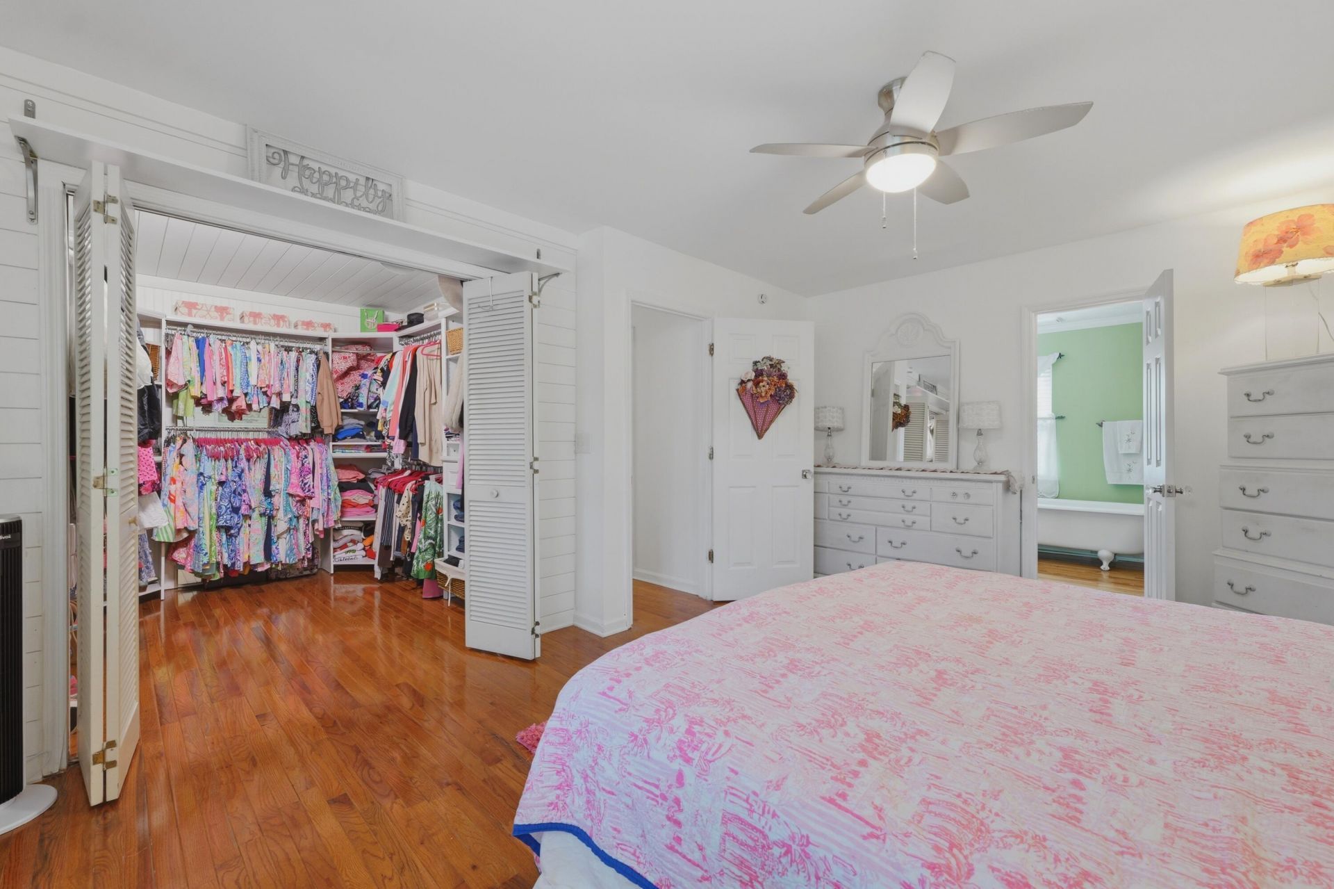 113 Lancelot Hall Photo 28