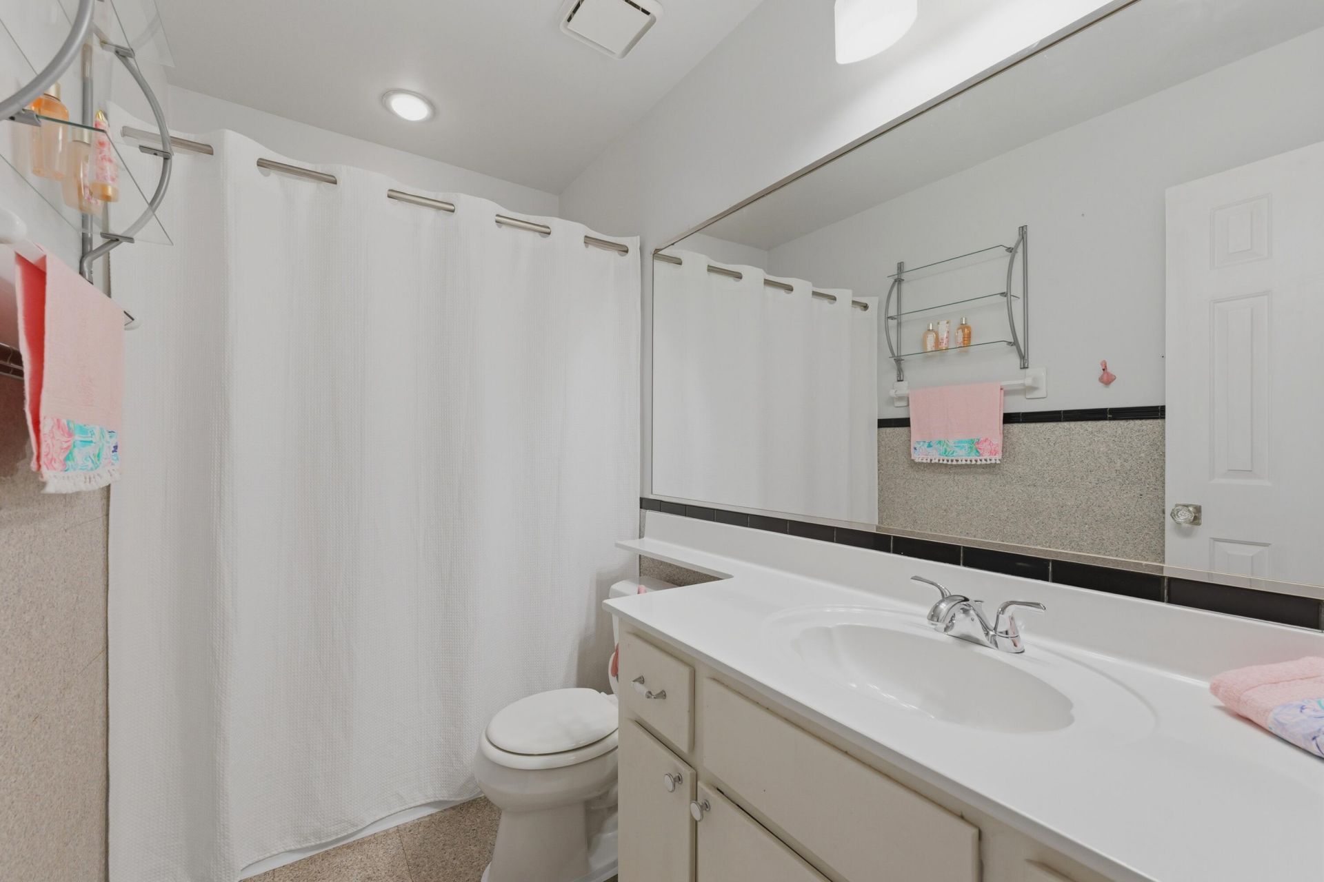 113 Lancelot Hall Photo 35