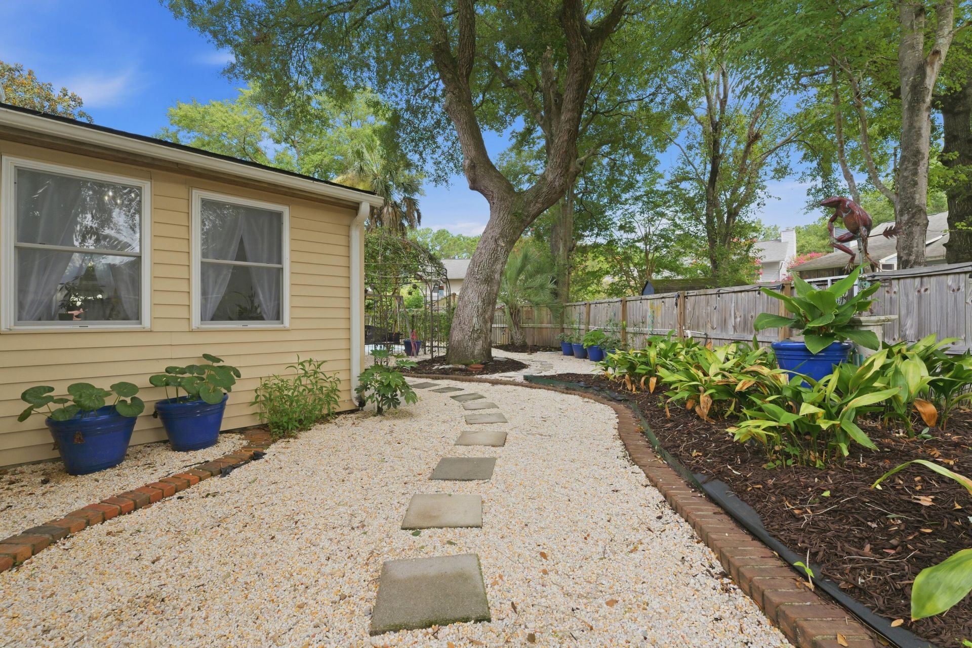 113 Lancelot Hall Photo 42