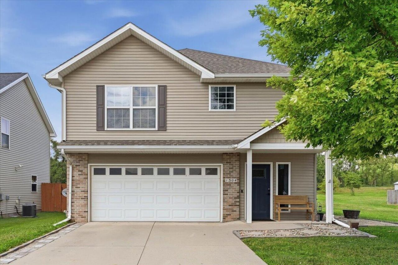 1304 14th Avenue, Council Bluffs, IA 51501 Main Photo