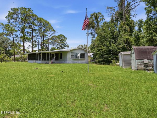 100 ALLIGATOR Circle, Crescent City, FL 32112