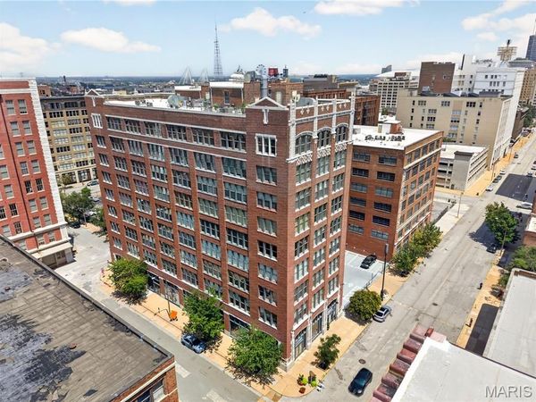 1627 Locust Street, Unit 705, St Louis, MO 63103