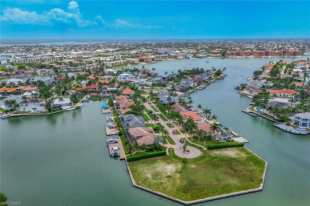 620 Rockport Ct , Marco Island, FL 34145 Photo