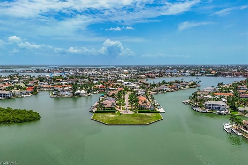 620 Rockport Ct , Marco Island, FL 34145 Photo