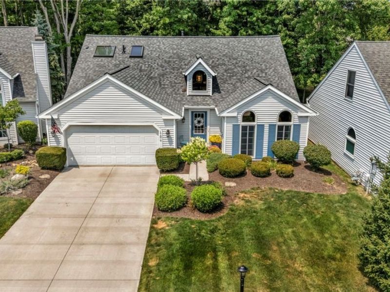 17876 Cambridge Oval, Strongsville, OH 44136 Photo 2