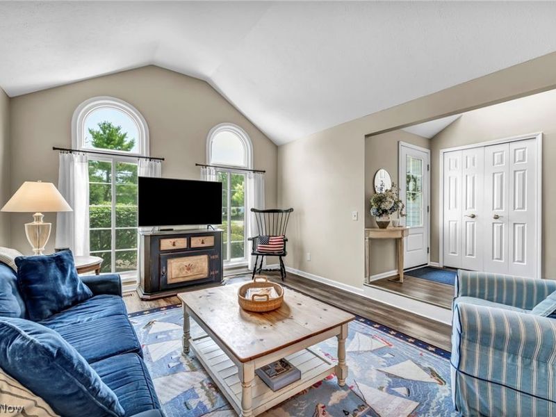 17876 Cambridge Oval, Strongsville, OH 44136 Photo 5