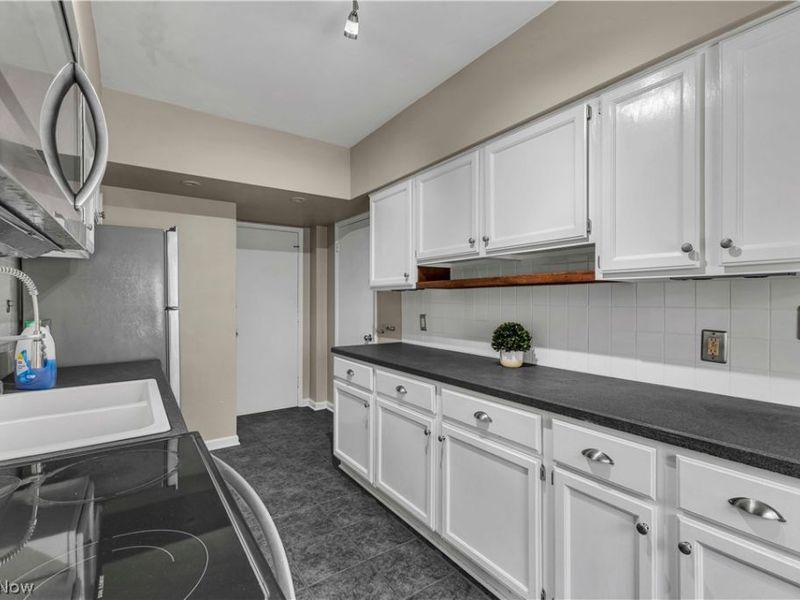 19015 Van Aken Boulevard, Unit 311, Shaker Heights, OH 44122 Photo 10
