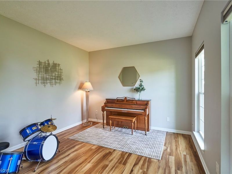 2867 Littleton Drive, Norton, OH 44203 Photo 3