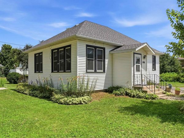 306 Franklin Street, Elgin, IA 52141