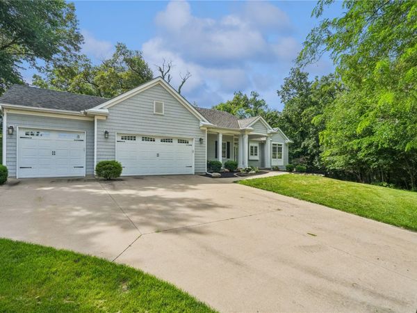 3524 River Ridge Ct NE, Cedar Rapids, IA 52402