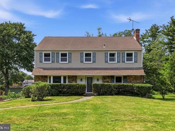 1021 LAURENCE DRIVE , BLUE BELL, PA 19422