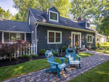 415 Oakridge Drive, Irondequoit, NY 14617