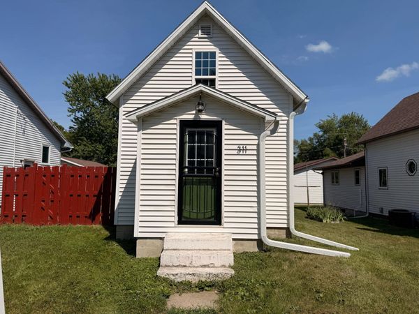 311 Washington Avenue , Hanska, MN 56041