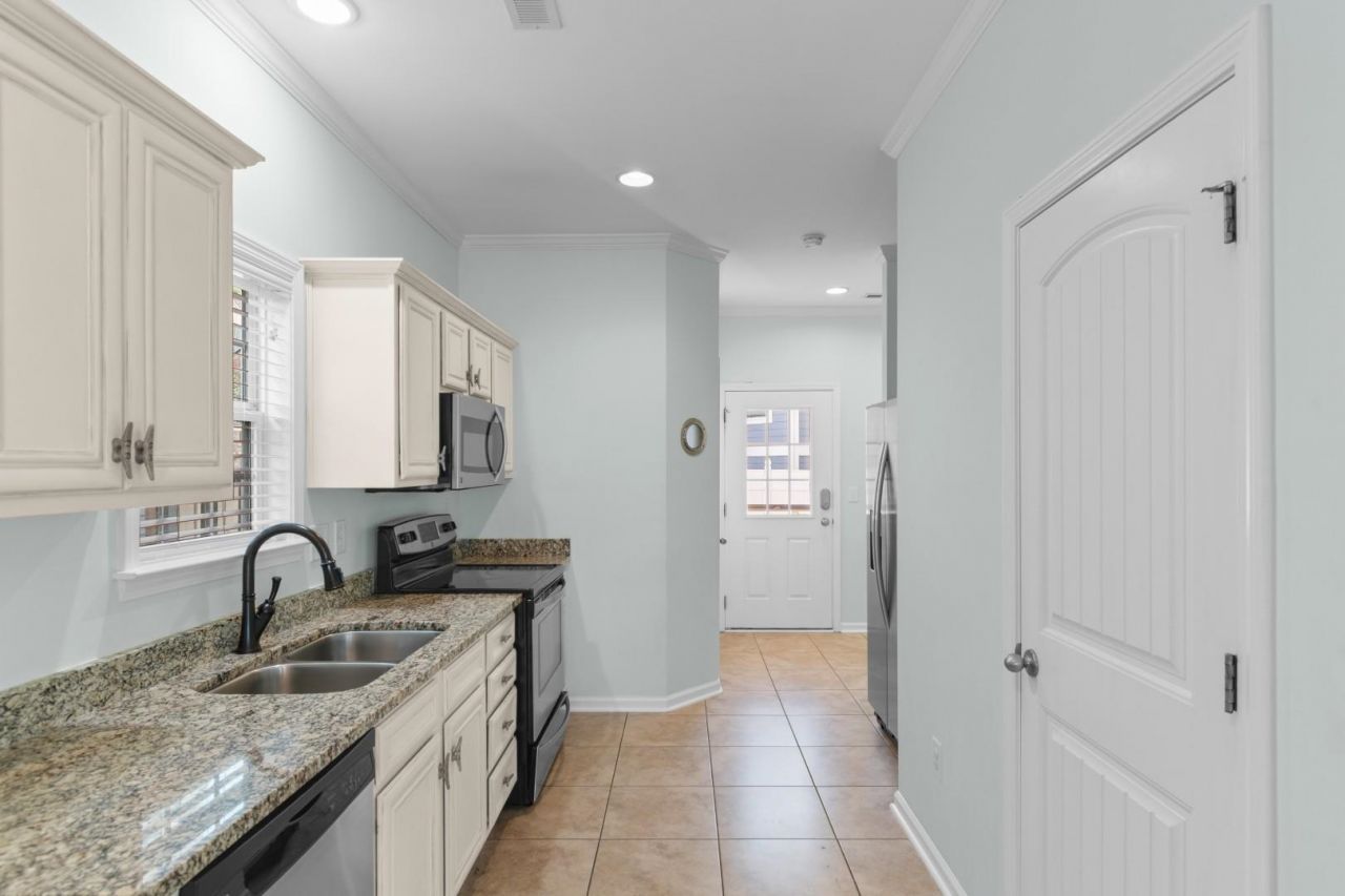 711 Shell Creek Circle Photo 8