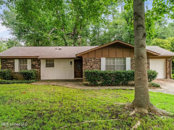 100 Virginia Drive, Hattiesburg, MS 39401
