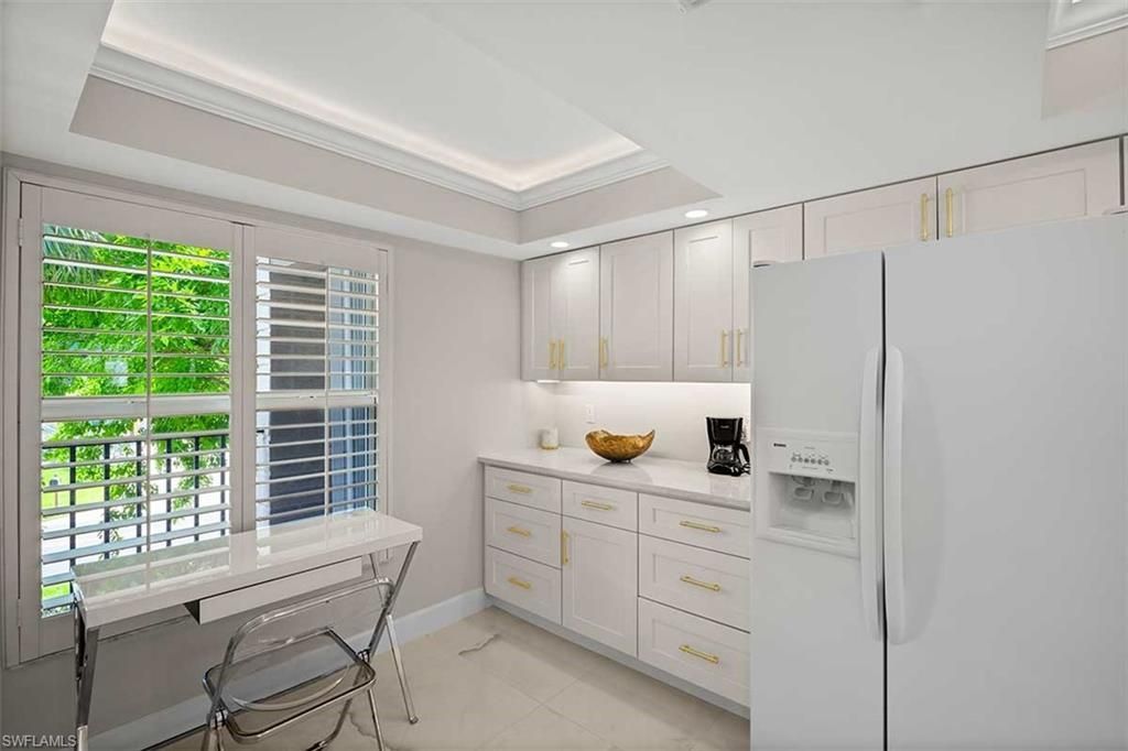 9103 Vanderbilt Dr , Unit 205, Naples, FL 34108 Photo