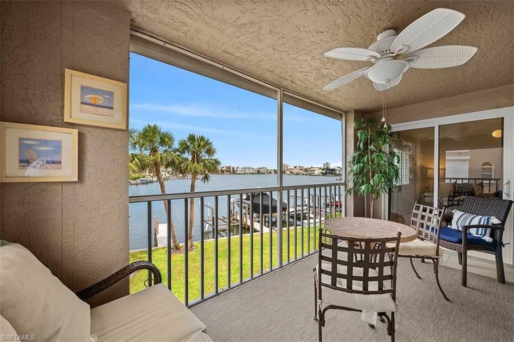 9103 Vanderbilt Dr , Unit 205, Naples, FL 34108 Photo