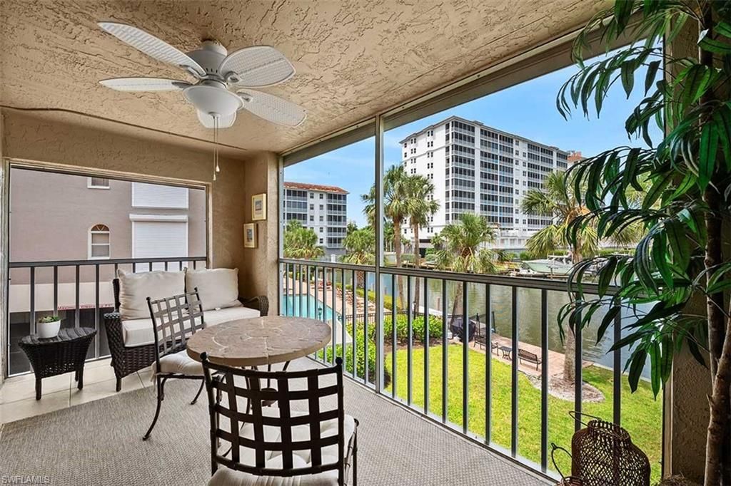 9103 Vanderbilt Dr , Unit 205, Naples, FL 34108 Photo