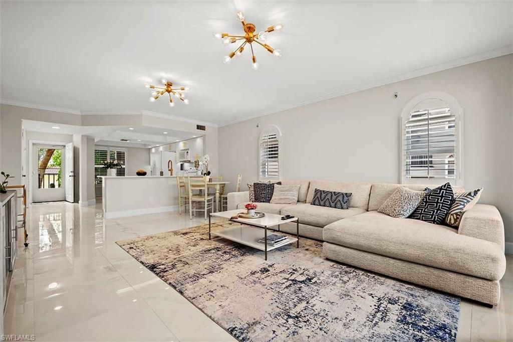 9103 Vanderbilt Dr , Unit 205, Naples, FL 34108 Photo