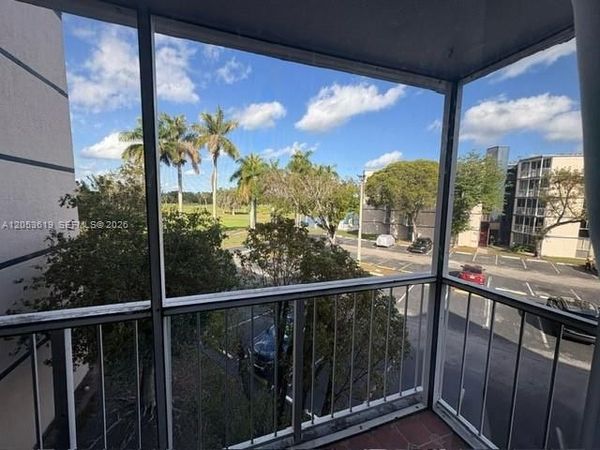 7035 NW 186th St, Unit D302, Hialeah, FL 33015
