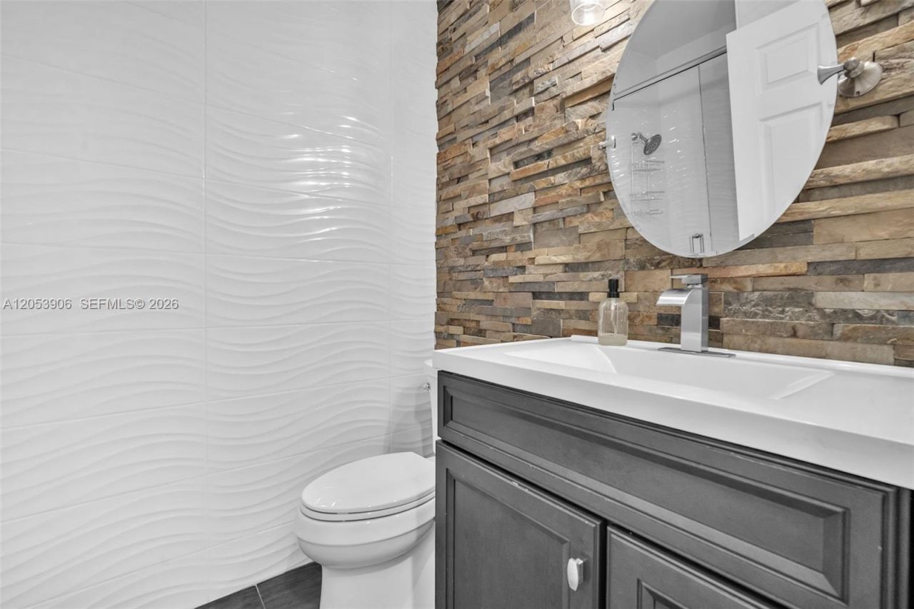 1651 NW 104th Ave , Plantation, FL 33322 Photo