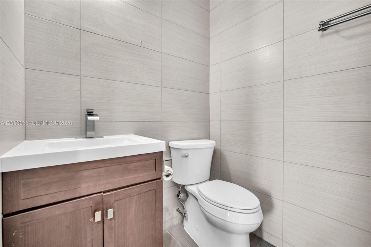 1651 NW 104th Ave , Plantation, FL 33322 Photo